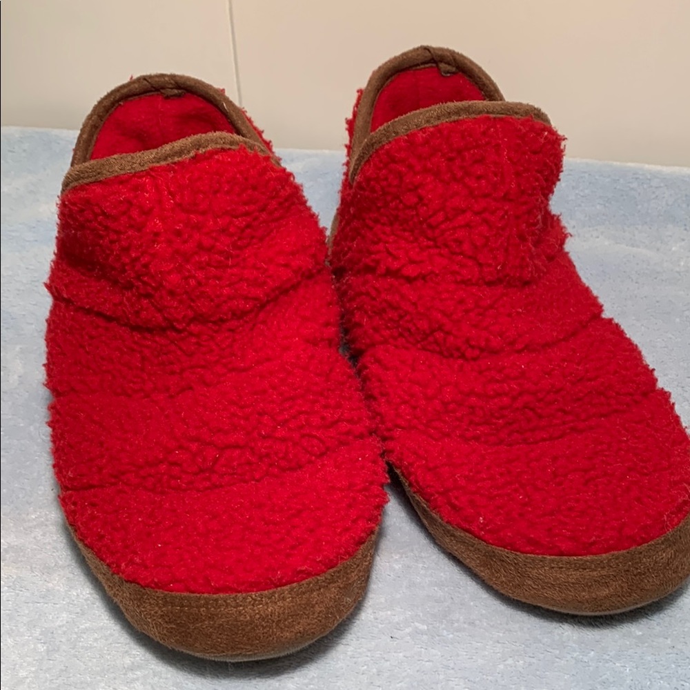 Lands’ End women’s slippers